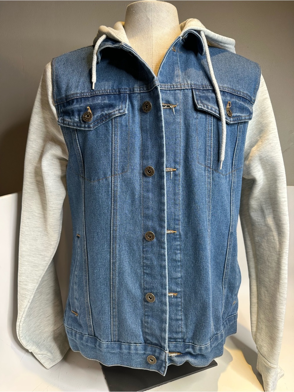 Men's Blue Denim Jacket with Light Gray Hooded Sleeves
